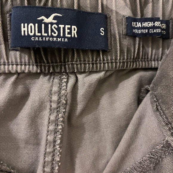 Holister camo pants, elastic waist hook closer - Picture 4 of 4